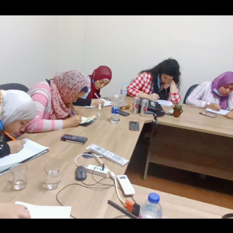 A picture of the participants during the training